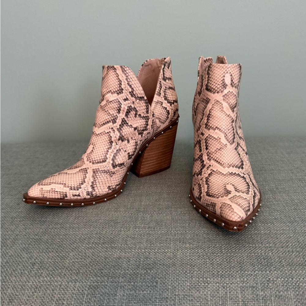 Steve Madden Snakeskin Ankle Boots - Cream and Brown